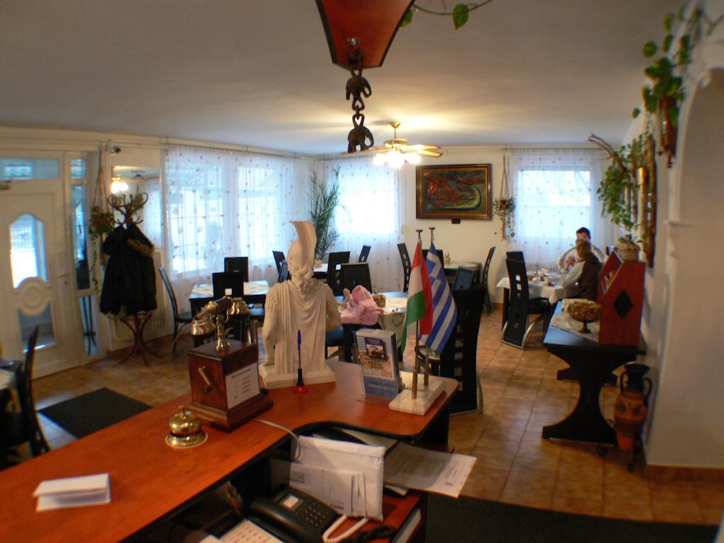 Olympos Panzio Hotel Budaors Luaran gambar
