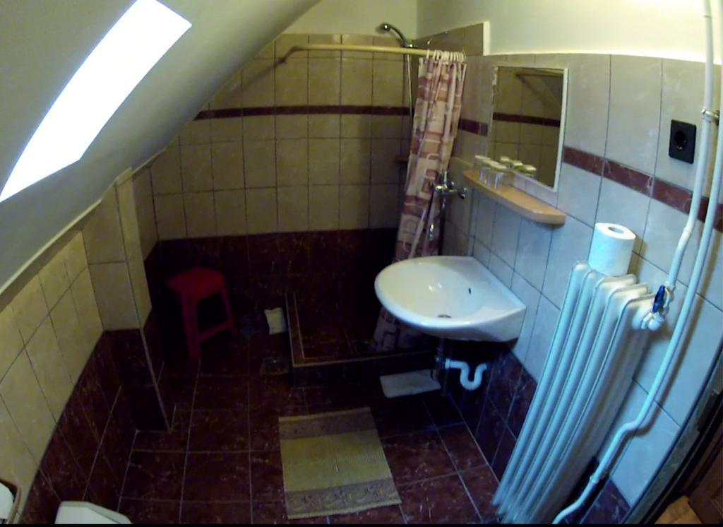 Olympos Panzio Hotel Budaors Bilik gambar