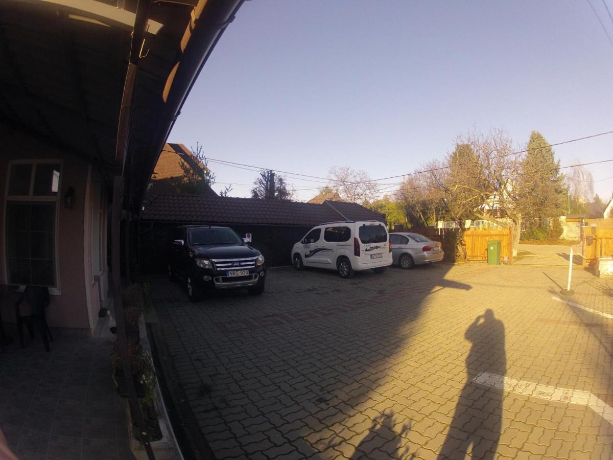 Olympos Panzio Hotel Budaors Luaran gambar