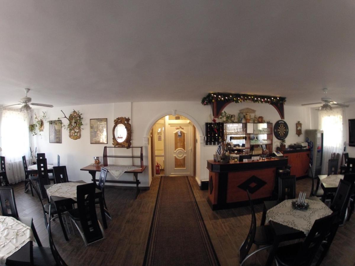 Olympos Panzio Hotel Budaors Luaran gambar